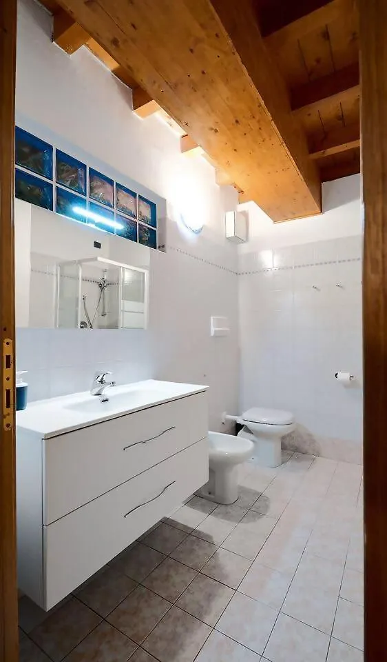 Domus Dea Bergamo Alta Lägenhet