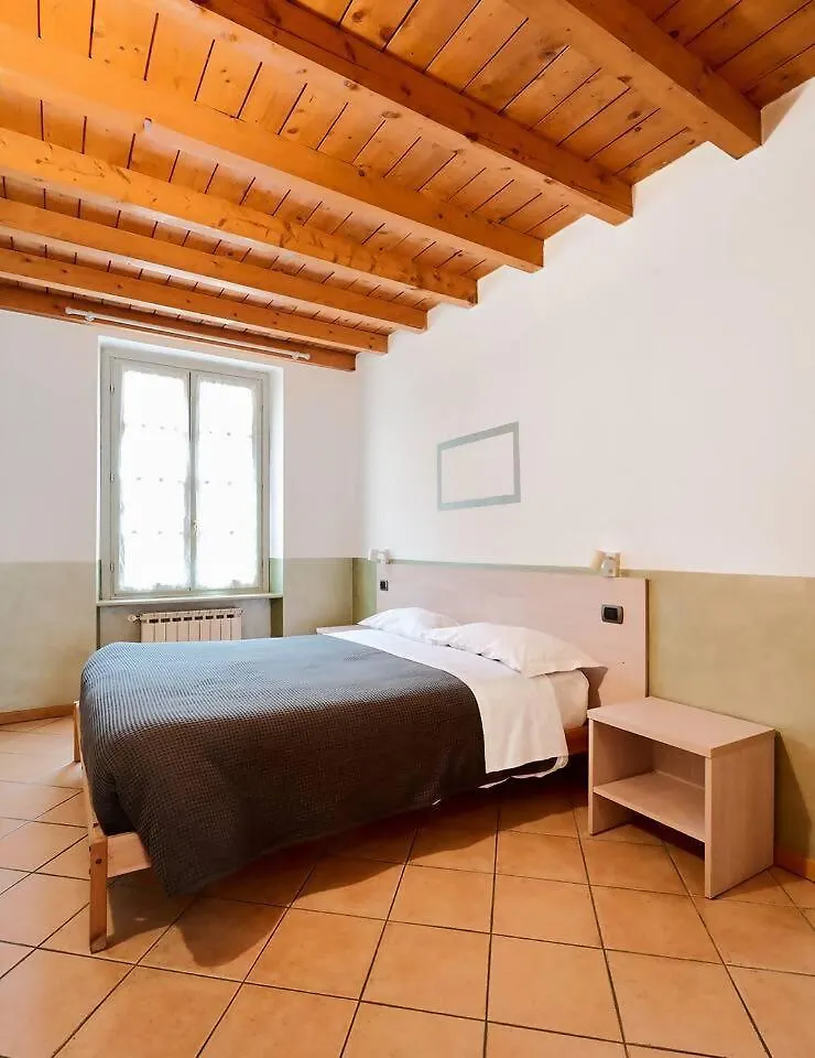 Domus Dea Bergamo Alta Lägenhet